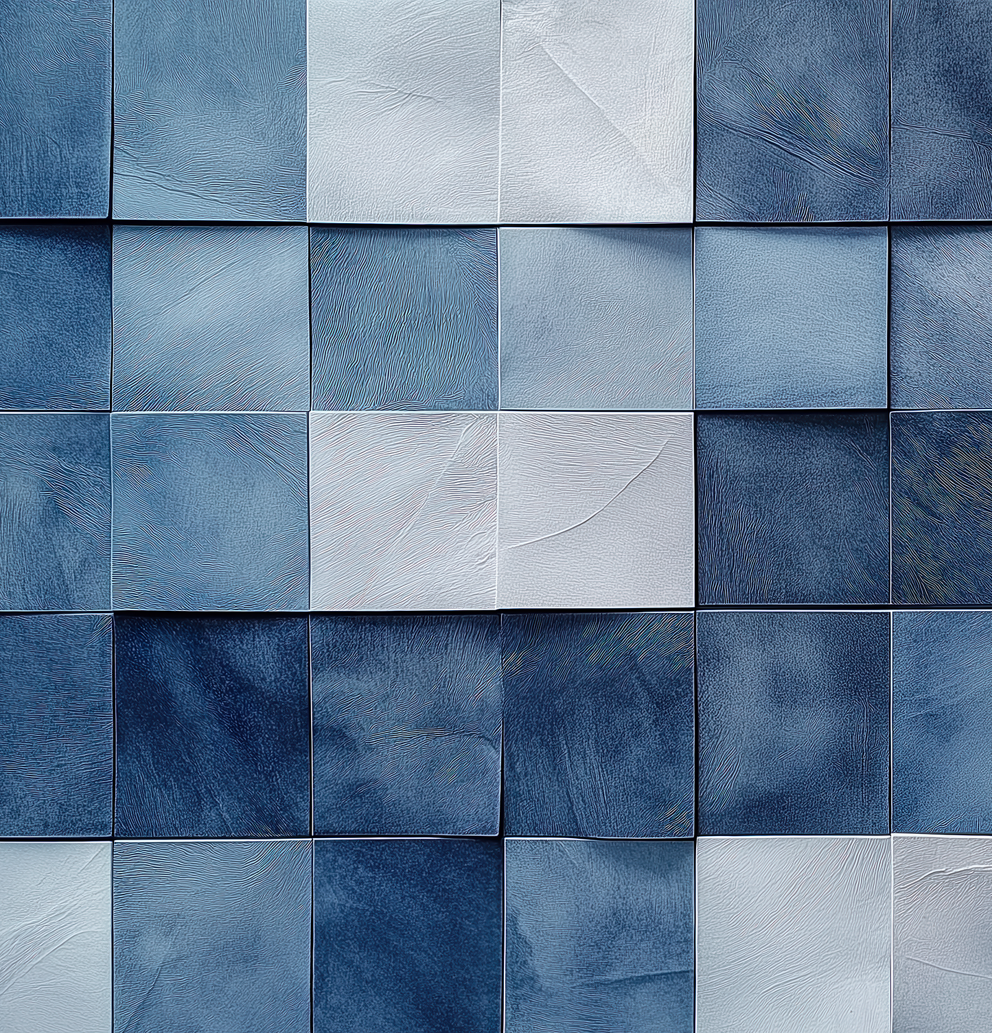 Selbstklebende Tapete „Kobalt Matrix“ mit geometrischem Raster in Blautönen für moderne Raumgestaltung