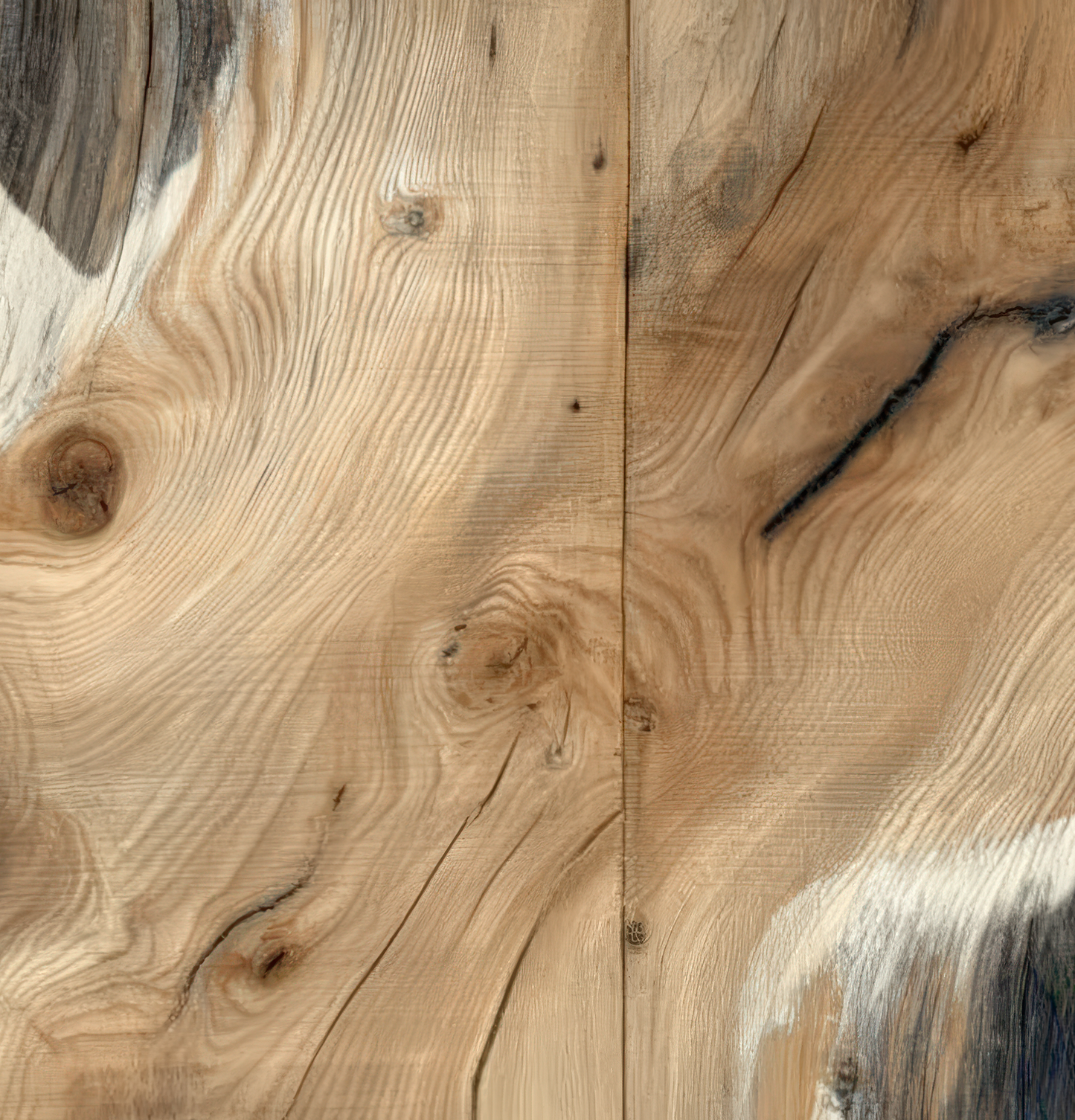 Detailansicht der Tapete „Scandi Wood“ mit realistischer Holzmaserung in natürlichen Beige- und Grautönen – skandinavischer Wohnstil