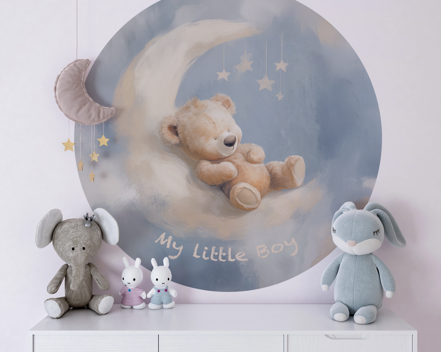 Runder Wandsticker „My Little Boy“ mit schlafendem Teddybär auf einer Mondsichel in Blau für Babyzimmer