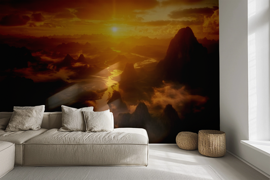 Goldene Weite – Digitale Landschaftstapete mit Sonnenuntergang & Bergpanorama