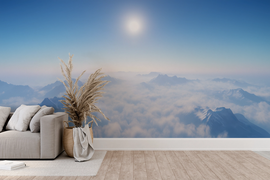 Über den Dingen – Fototapete mit Berglandschaft und Nebelstimmung