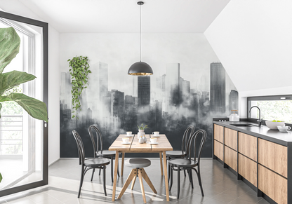 Digitaltapete „Stadtgeflüster“ mit urbaner Skyline im Nebel – in Graustufen, graphisch und modern